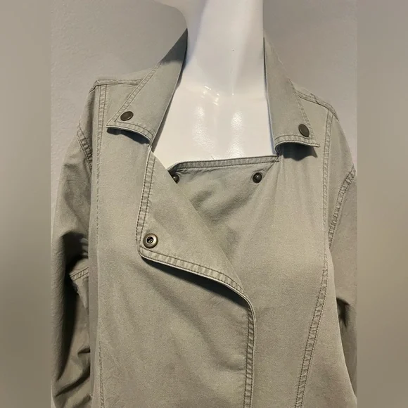 CASLON Women”s Olive Green Long Roll Tab Sleeve Snap Buttons Jacket Size 14W - Picture 4 of 15